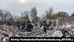 Наслідки ракетного удару російської армії по селі Гроза у Харківській області, 6 жовтня 2023 року