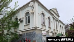 Будівля Меджлісу кримськотатарського народу в Сімферополі. Крим, квітень 2023 року