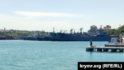 Великі десантні кораблі біля Мінної стінки у Південній бухті Севастополя. Архівне фото