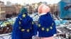Діти з прапорами Євросоюзу на майдані Незалежності в Києві (архівне фото)