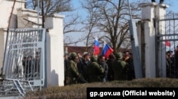 Захоплення російськими військовими української військової бази у Новоозерному в Криму, березень 2014 року