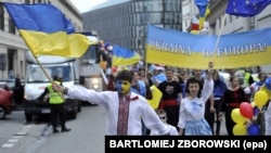 Українці під час святкування Дня Європи у столиці Польщі. Варшава, 10 травня 2014 року
