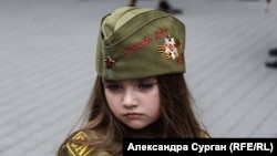 Зброя для найменших: як у Криму дітей привчають до війни (фотогалерея)